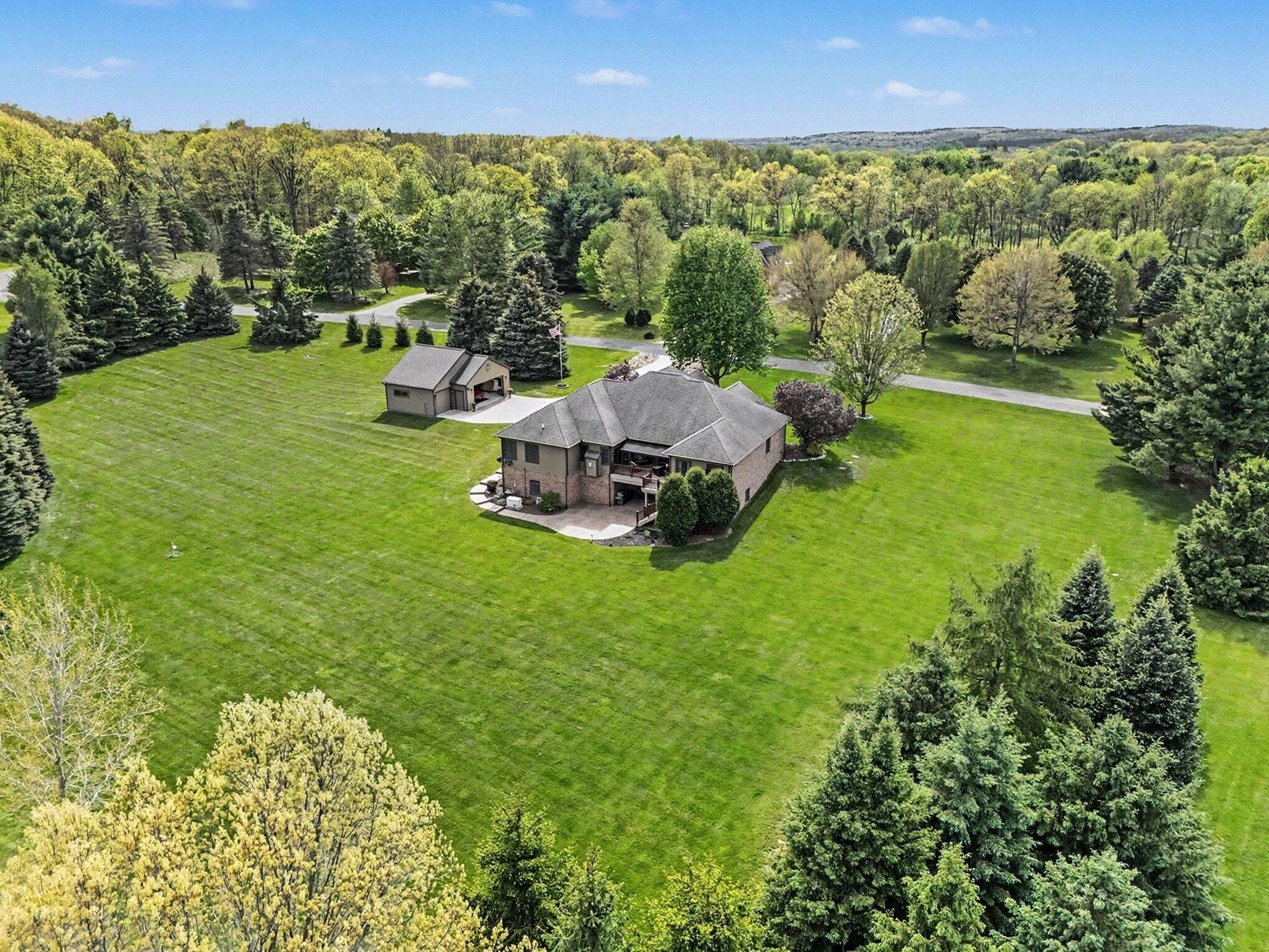8588 Webster Hills Road Dexter, MI 48130 - Photo 3 of 42 053_file_5261