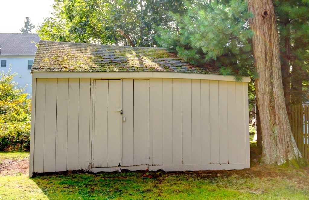 44 Ruthellen Road Chelmsford, MA 01824 - Photo 42 of 42 a view of wooden fence