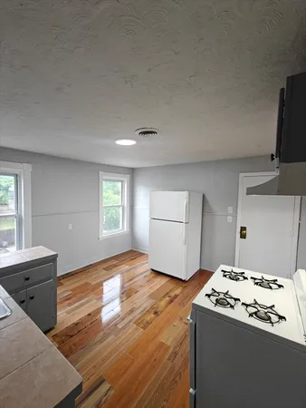 $1,250 | 106-118 Wilcox Street, Unit 6, Fall River, MA 02724