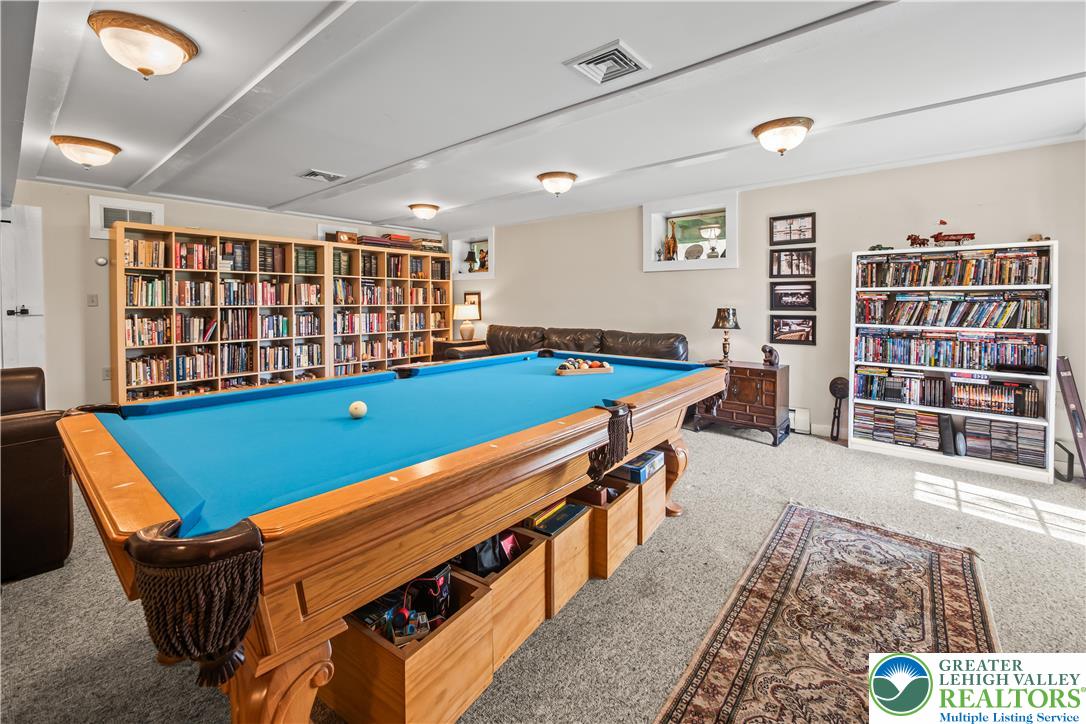 1072 5 Points Richmond Road Bangor, PA 18013 - Photo 43 of 66 a room with furniture pool table and table
