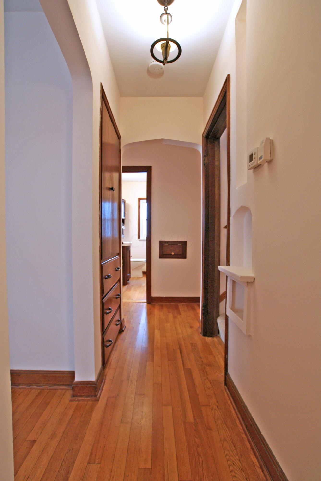 374 Chatham Road Columbus, OH 43214 - Photo 15 of 44 Gallery Image 15