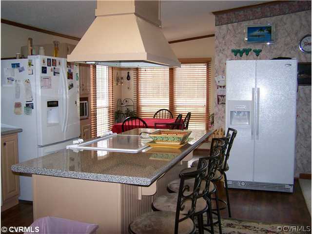 12316 Quaker Road Dinwiddie, VA 23841 - Photo 3 of 9 Kitchen