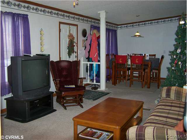 12316 Quaker Road Dinwiddie, VA 23841 - Photo 7 of 9 Den/Family/Great Room