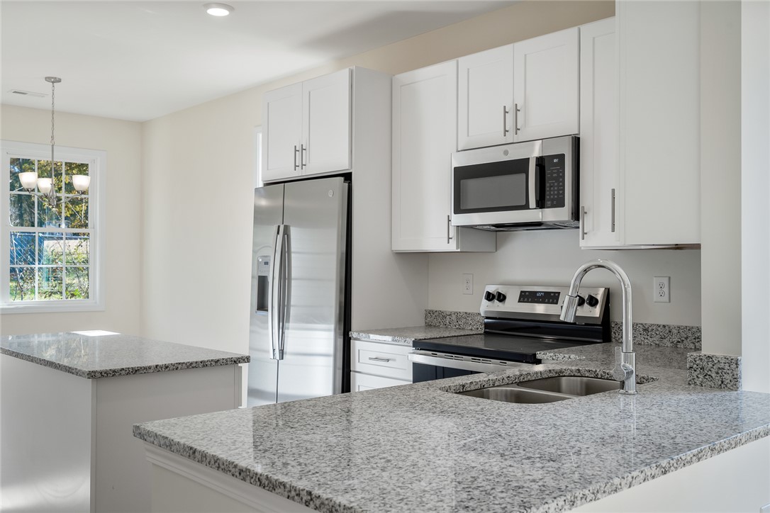 335 Winston Street Pendleton, SC 29670 - Photo 7 of 26 Kitchen