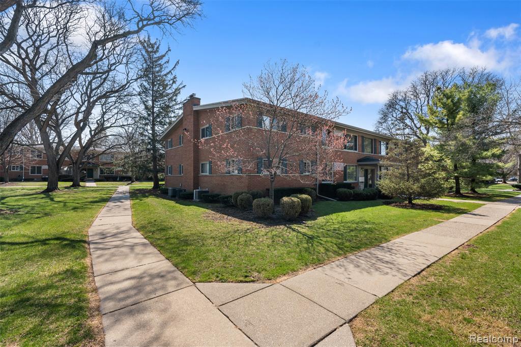 946 North Adams Road, Unit 2 Birmingham, MI 48009 - Photo 2 of 21 Gallery Image 2