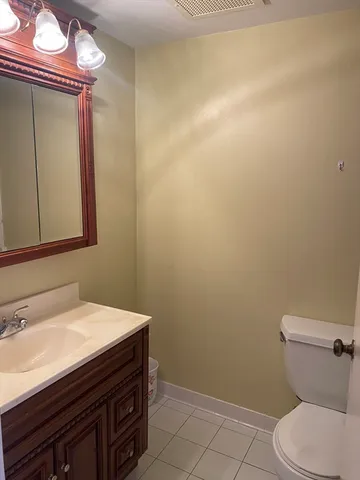 $2,200 | 330 Sunderland Road, Unit 26, Worcester, MA 01604