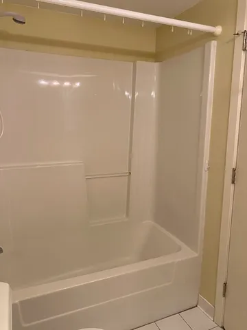 $2,200 | 330 Sunderland Road, Unit 26, Worcester, MA 01604