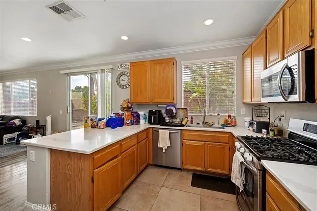 $700,000 | 5814 Pine Valley Drive, Fontana, CA 92336