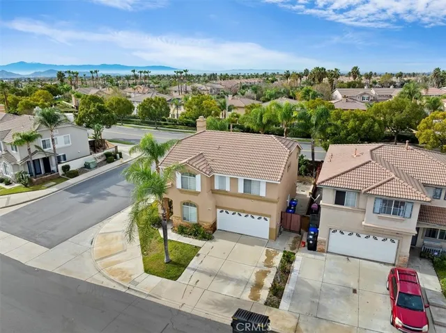 $700,000 | 5814 Pine Valley Drive, Fontana, CA 92336