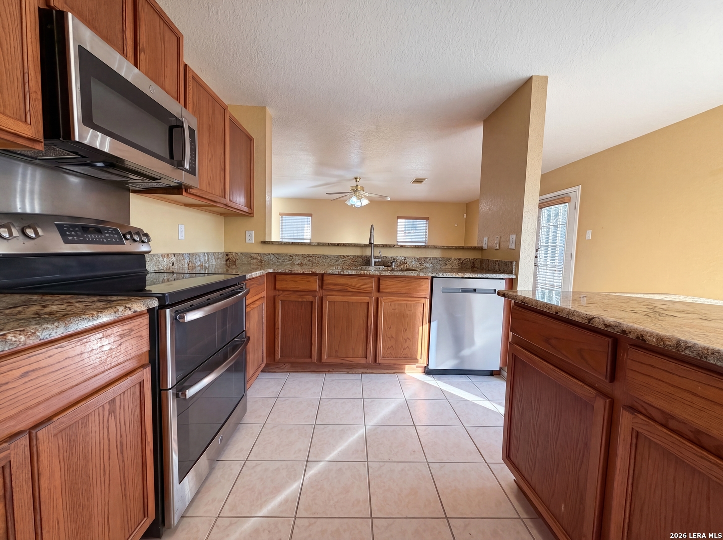 121 Springtree Gate Cibolo, TX 78108 - Photo 2 of 18