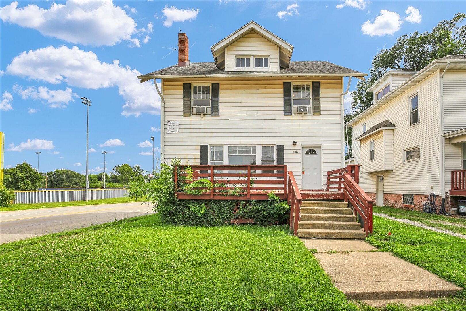 1305 West Macon Street Decatur, IL 62522 - Photo 2 of 37