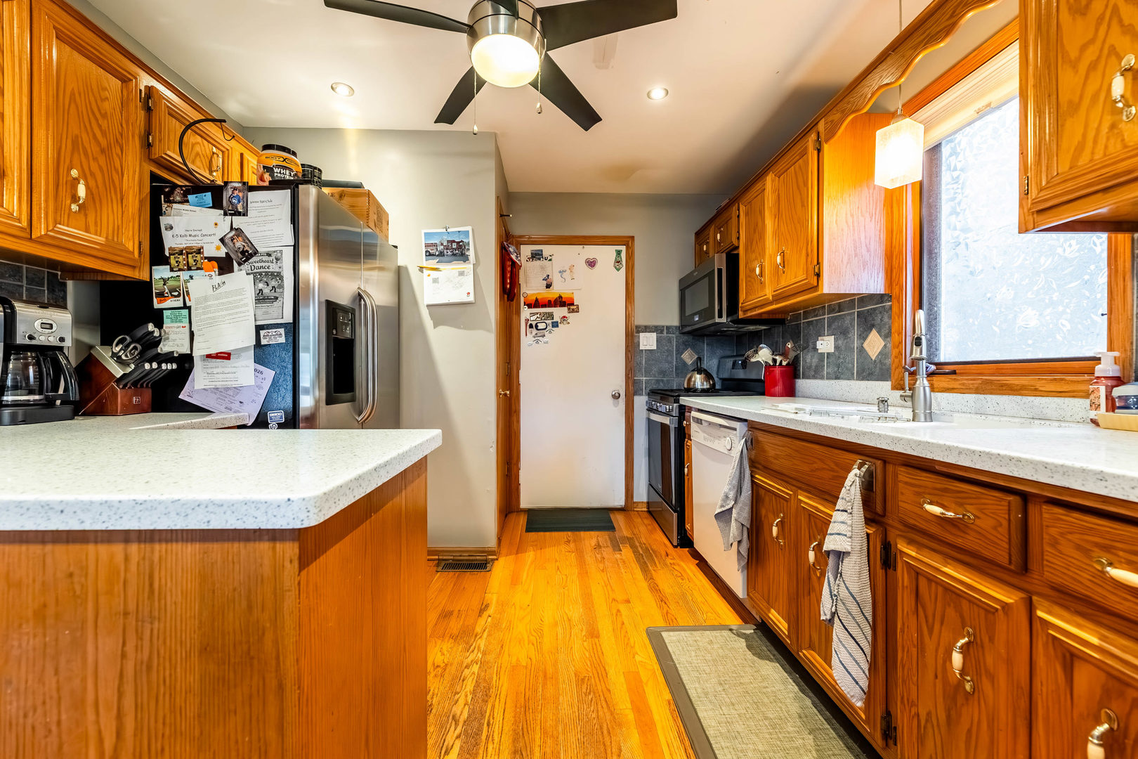7057 100th Street Chicago Ridge, IL 60415 - Photo 5 of 21 Gallery Image 5