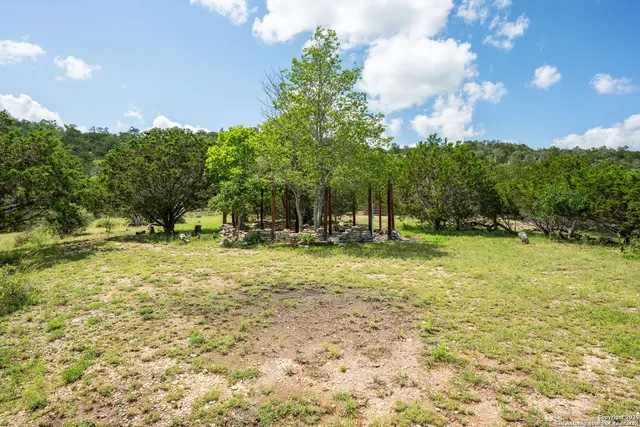 $895,000 | 105 Valley View Trail, Comfort, TX 78013