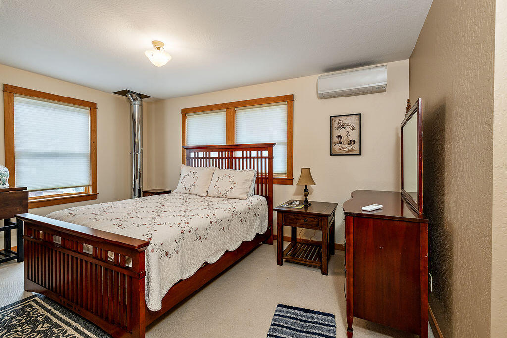 2245 Colestin Road Ashland, OR 97520 - Photo 15 of 69 15