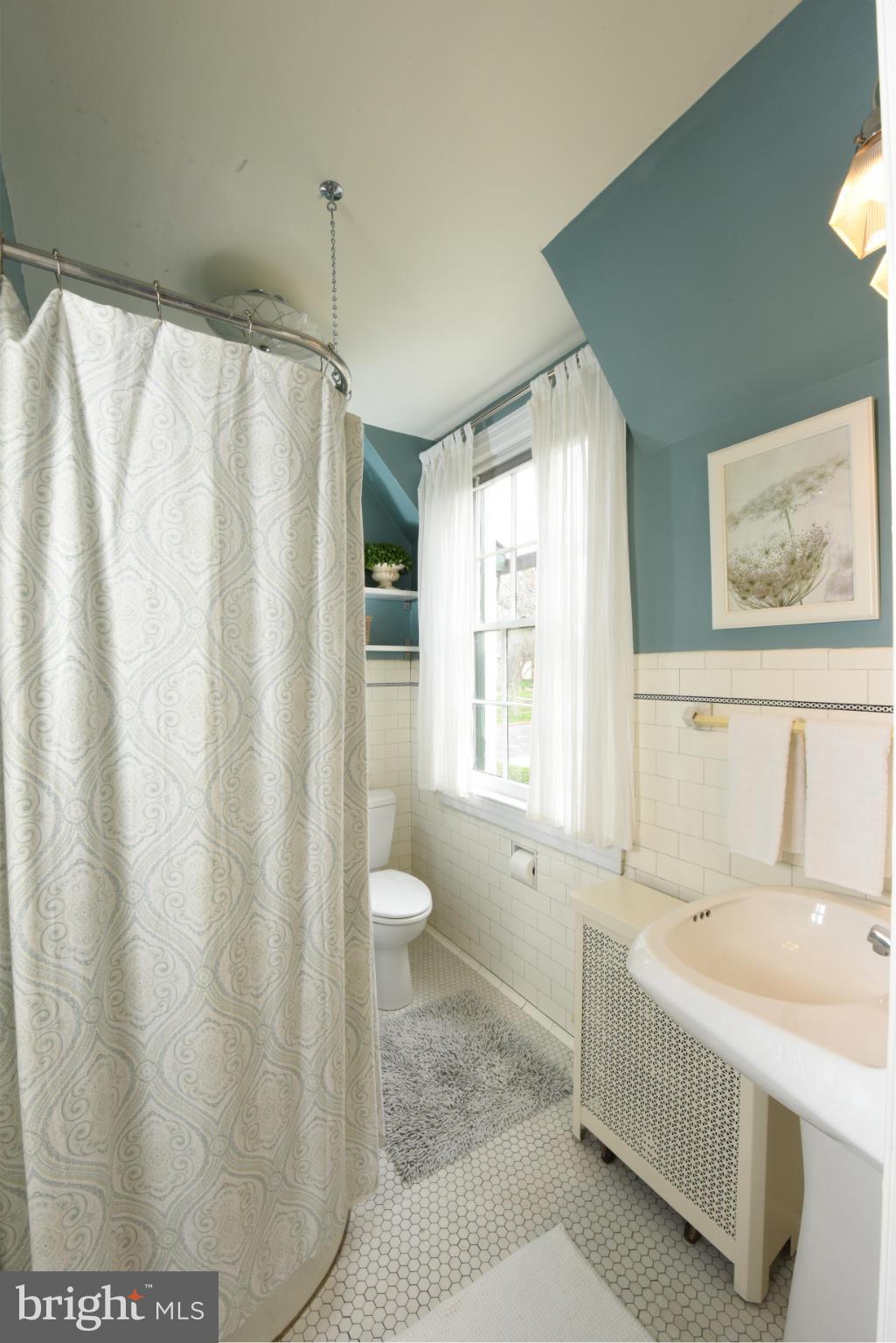 4308 Wendover Road Baltimore, MD 21218 - Photo 16 of 30 Bath
