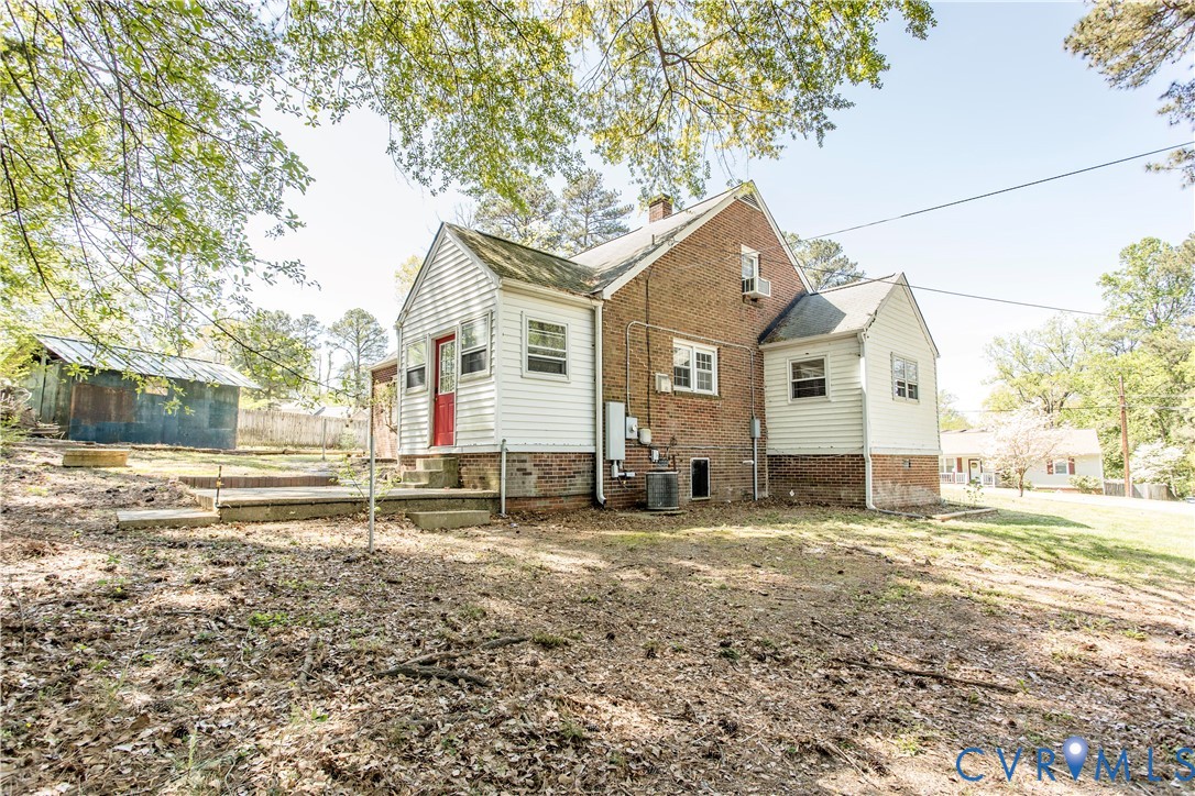 121 Lakeside Drive Colonial Heights, VA 23834 - Photo 25 of 28 a house view with outdoor space