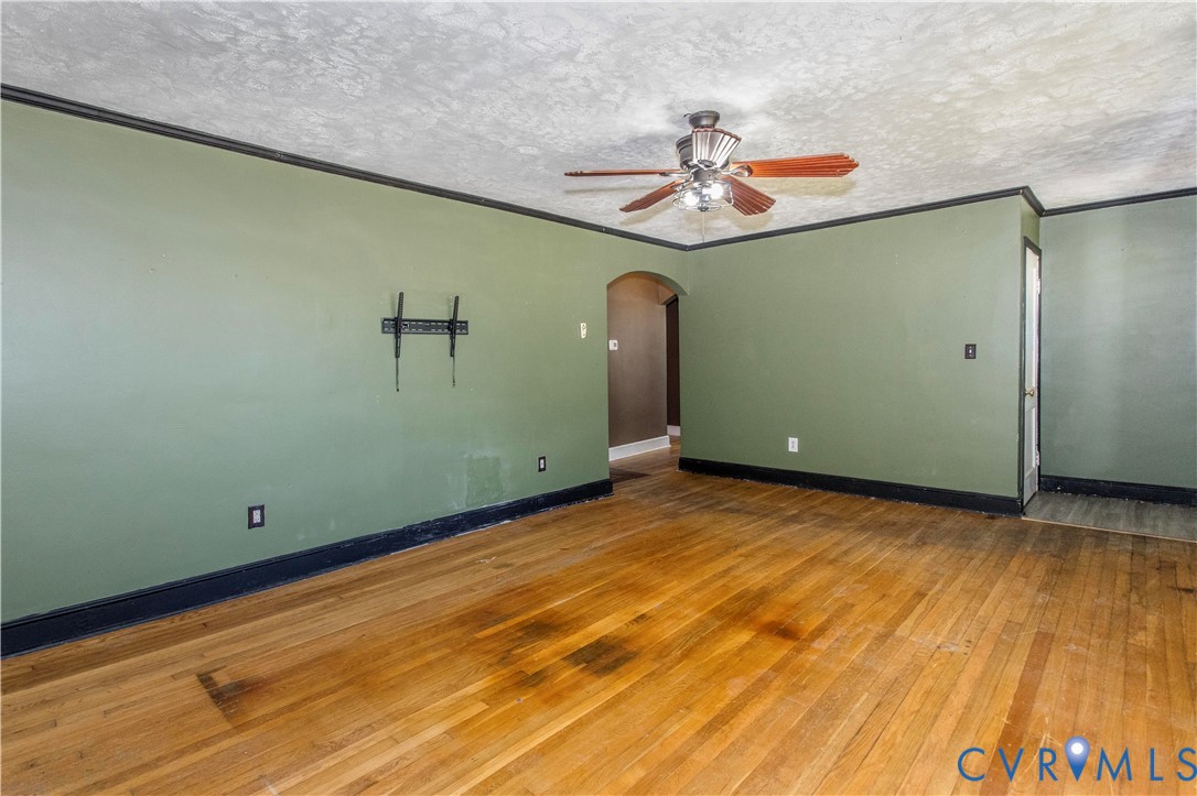 121 Lakeside Drive Colonial Heights, VA 23834 - Photo 9 of 28 a view of a room with a flat screen tv
