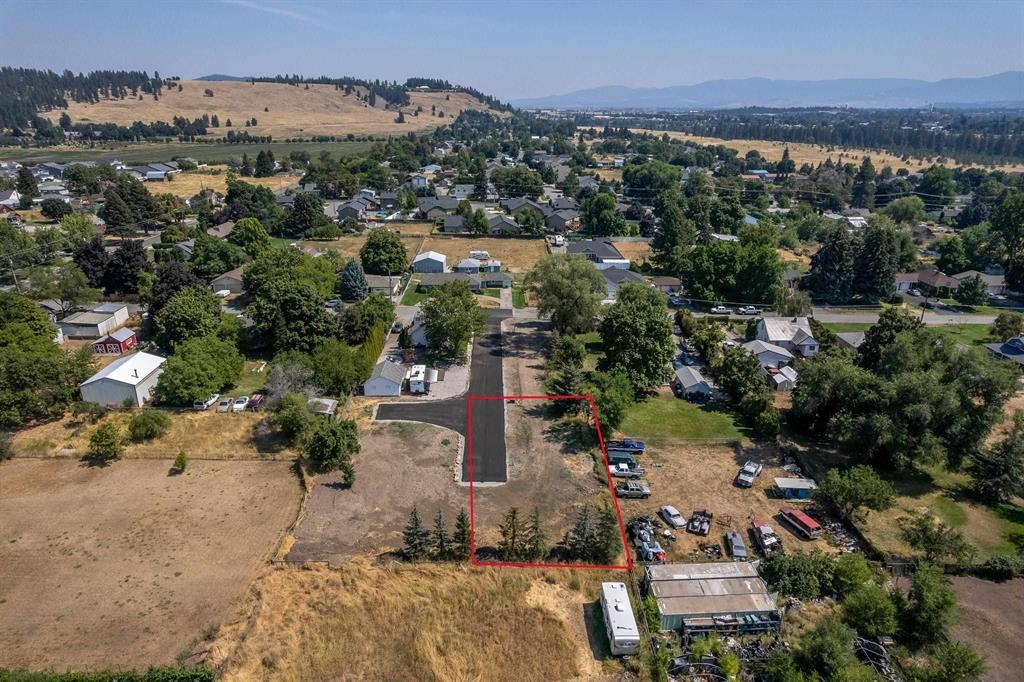 4219 North Locust Road Spokane, WA 99206 - Photo 4 of 8