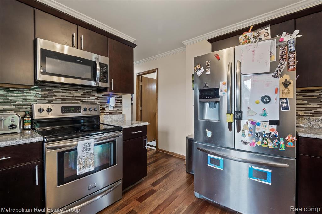 28315 Gold Chesterfield, MI 48047 - Photo 5 of 39