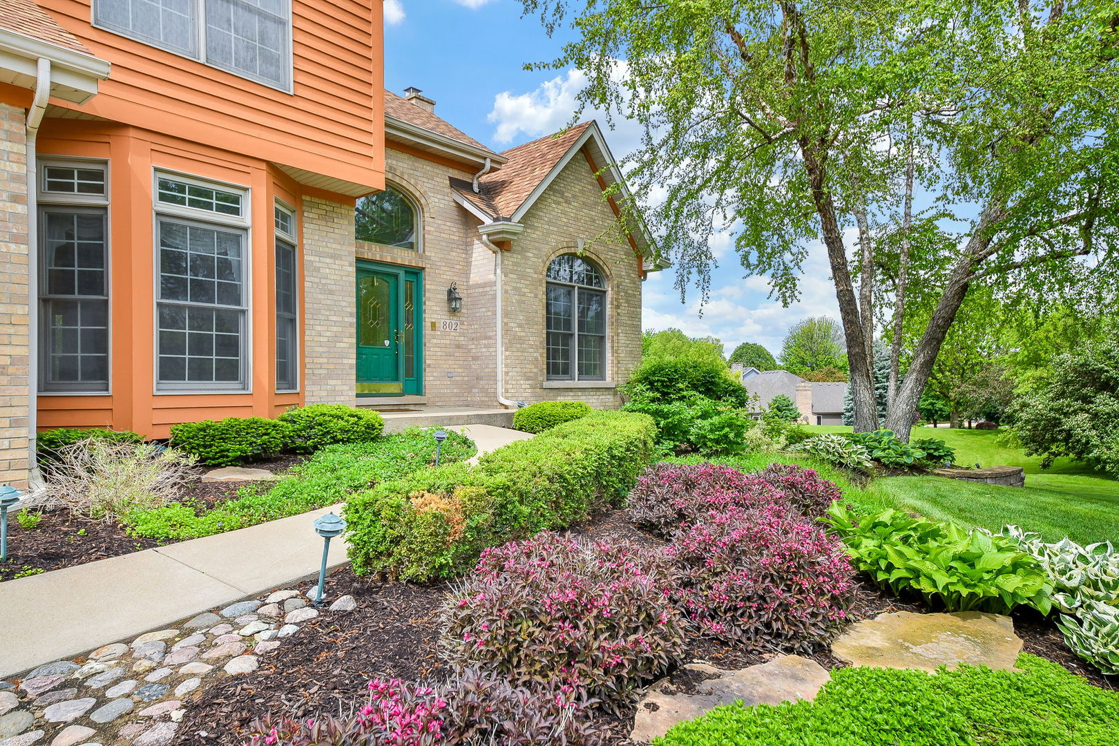 802 Ridgelawn Trail Batavia, IL 60510 - Photo 2 of 34 Gallery Image 2