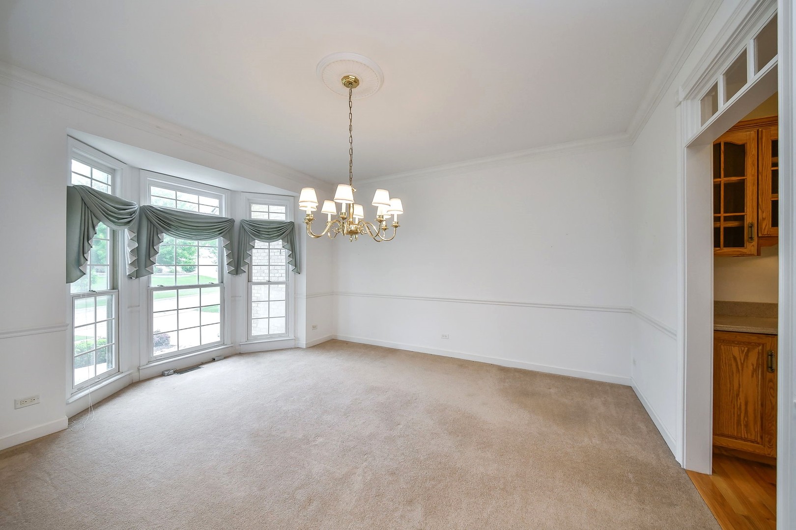 802 Ridgelawn Trail Batavia, IL 60510 - Photo 7 of 34 Gallery Image 7