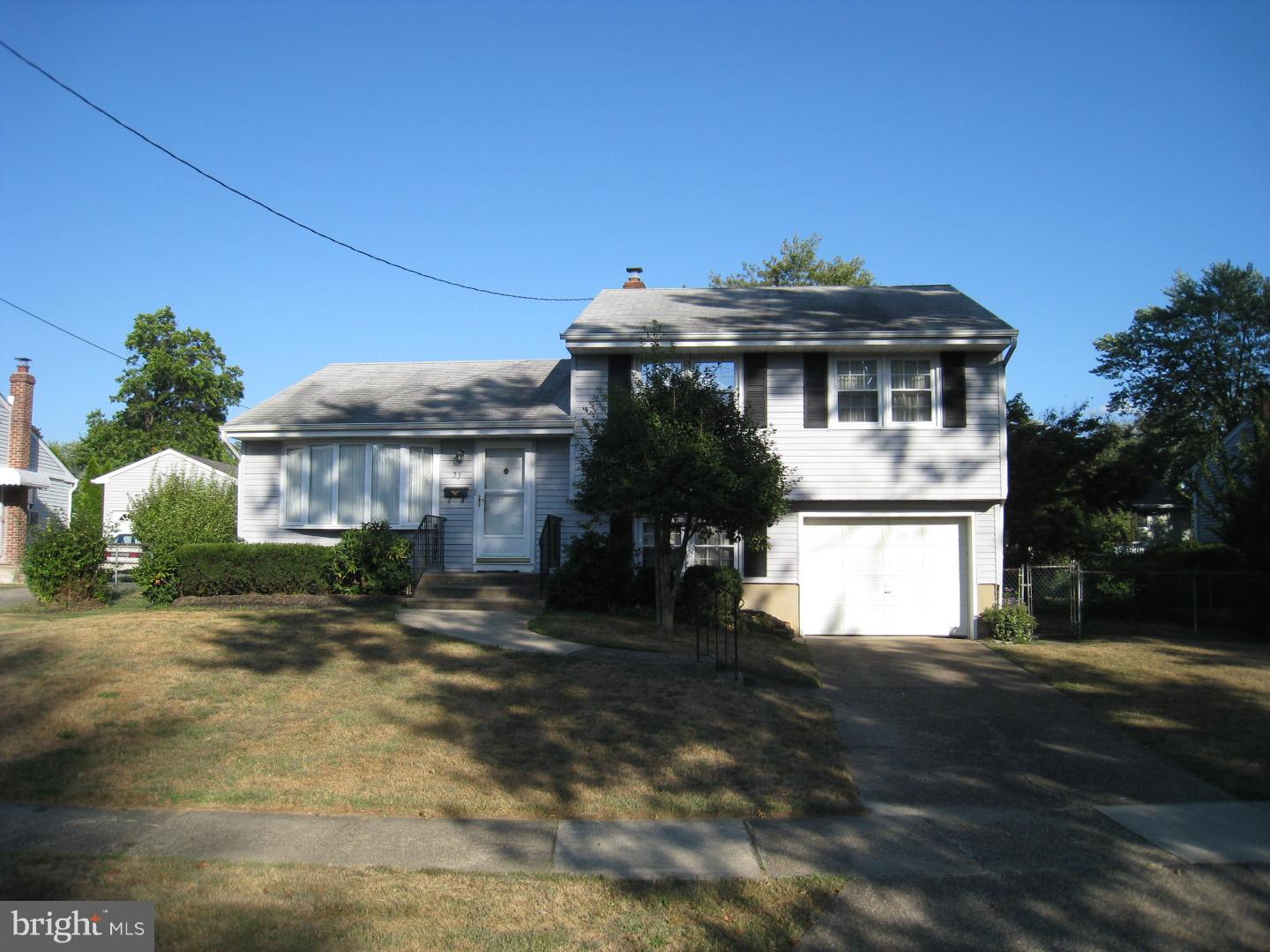 23 Evergreen Road Stratford, NJ 08084 - Photo 2 of 23