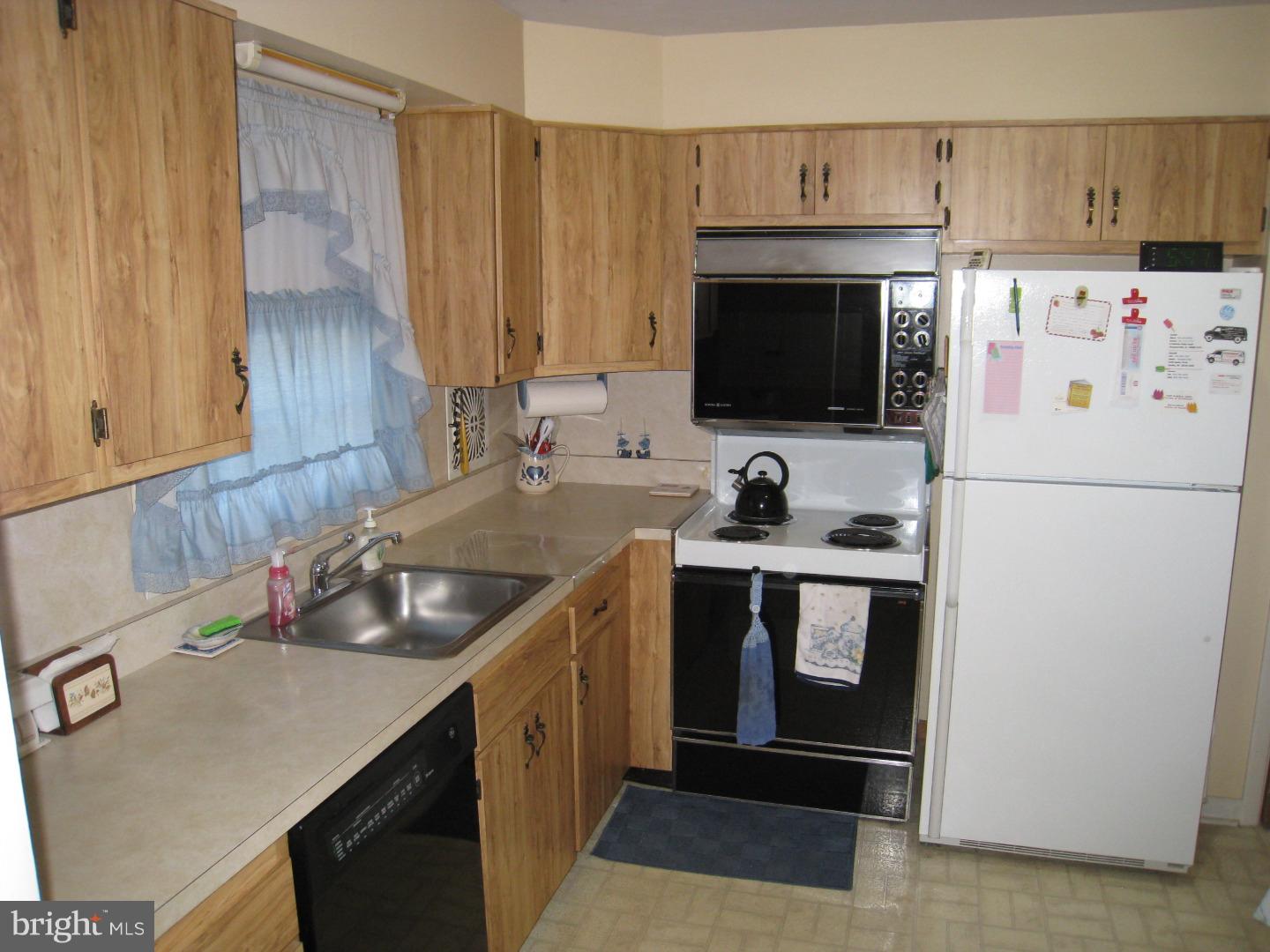 23 Evergreen Road Stratford, NJ 08084 - Photo 9 of 23