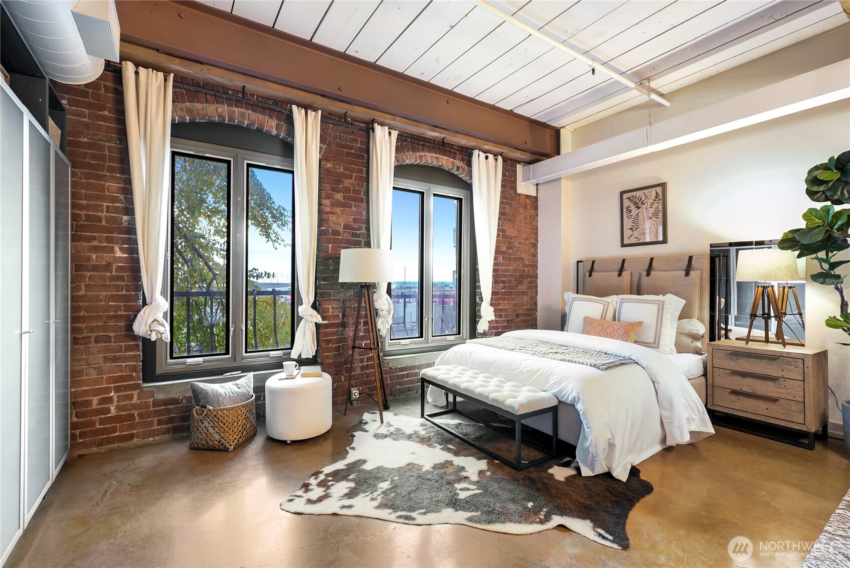 1507 Western Avenue, Unit R102 Seattle, WA 98101 - Photo 2 of 26