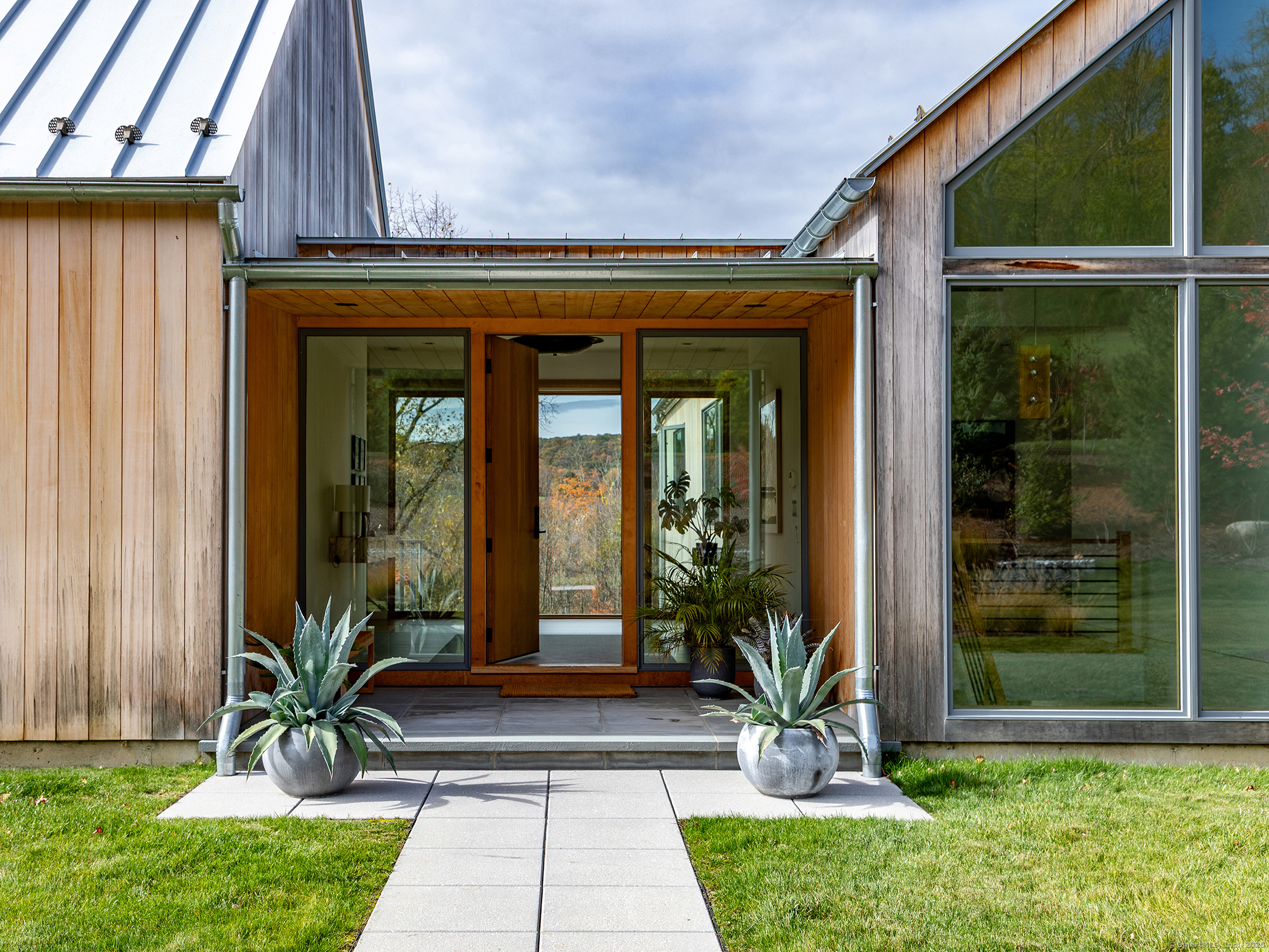 217 Sawyer Hill Road New Milford, CT 06776 - Photo 8 of 40