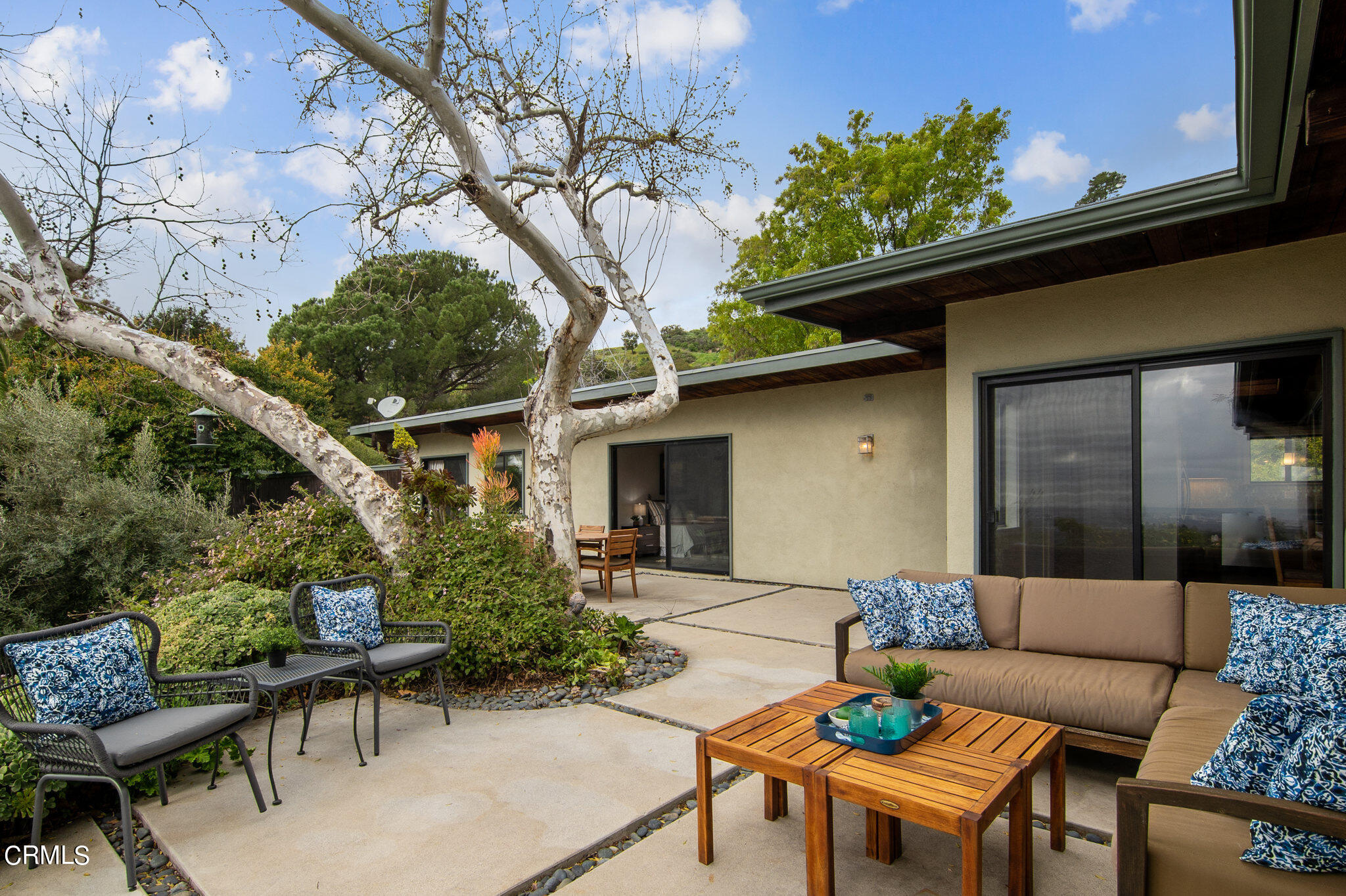 4554 Rising Hill Road Altadena, CA 91001 - Photo 31 of 56 a building outdoor space with patio furniture