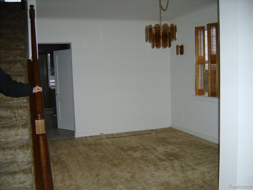 40454 Alden Road Belleville, MI 48111 - Photo 4 of 17 DINING ROOM