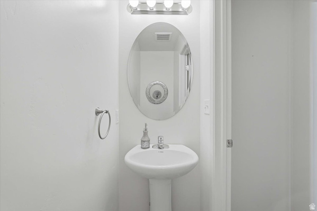 1218 Moonlight Drive Elk Ridge, UT 84651 - Photo 10 of 44 View of bathroom