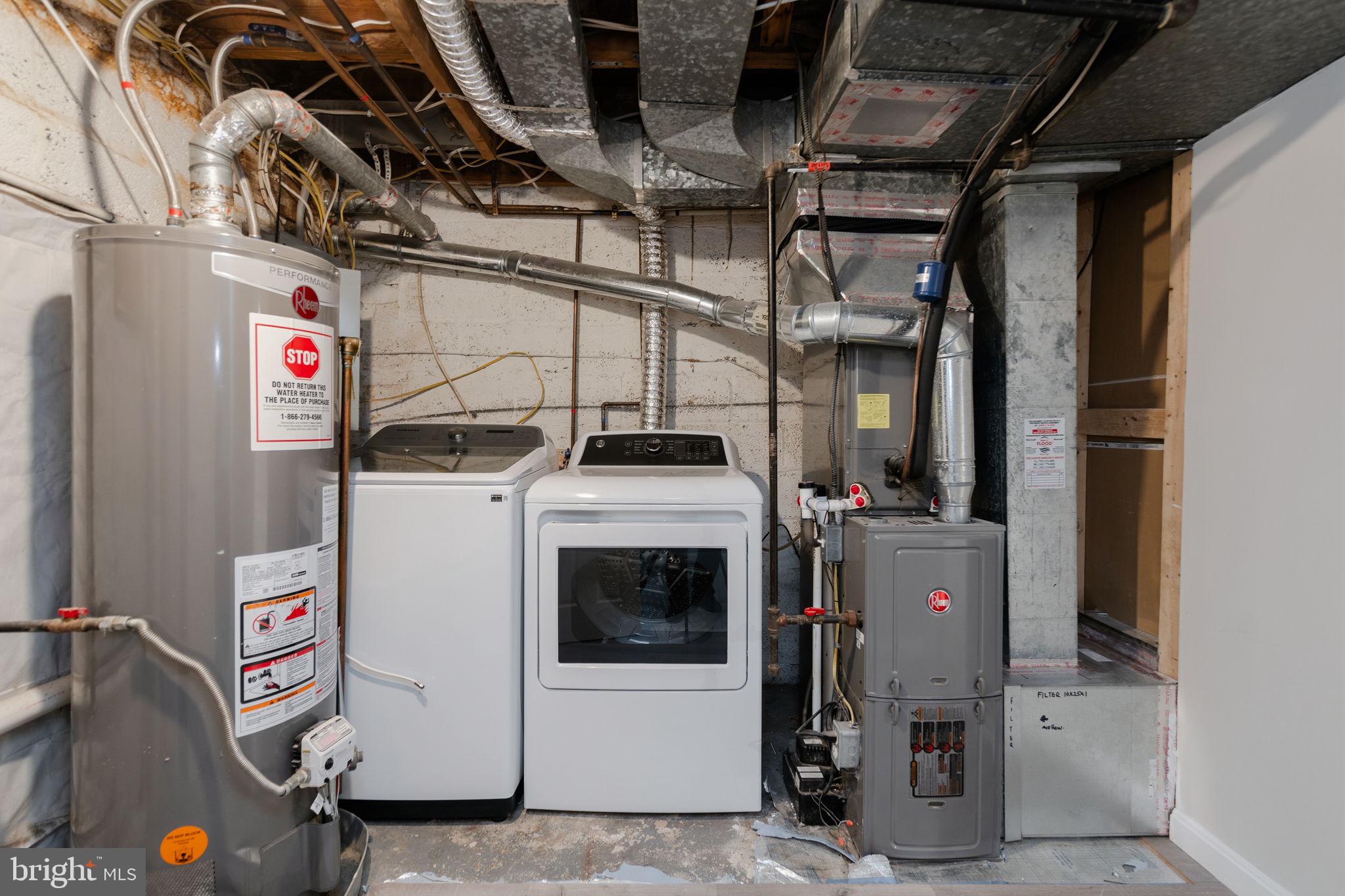 5933 Williamsburg Road Alexandria, VA 22303 - Photo 26 of 29 Laundry & Utilities