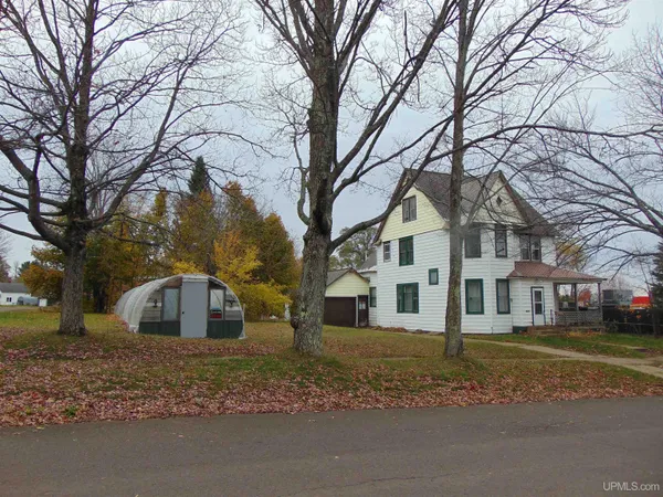 $81,000 | 110 East River Street, Ontonagon, MI 49953