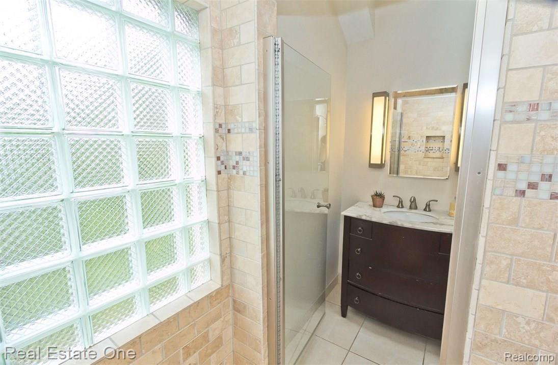 3947 Wakefield Road Berkley, MI 48072 - Photo 29 of 40 _MG_9861.jpg