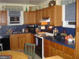 1528 Ashton Road Havertown, PA 19083 - Photo 4 of 6 Gallery Image 4