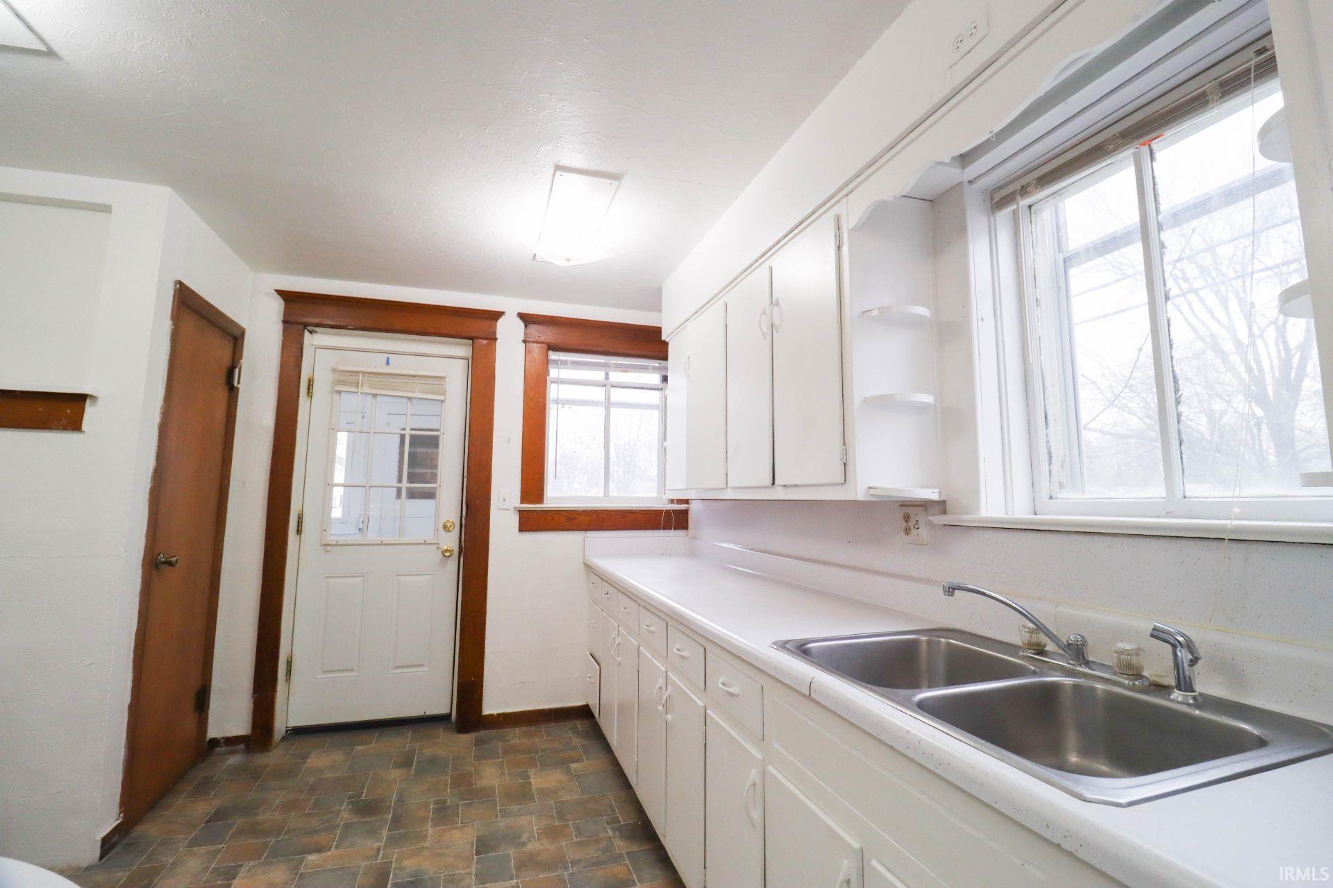 320 North Broadway Street Butler, IN 46721 - Photo 11 of 17