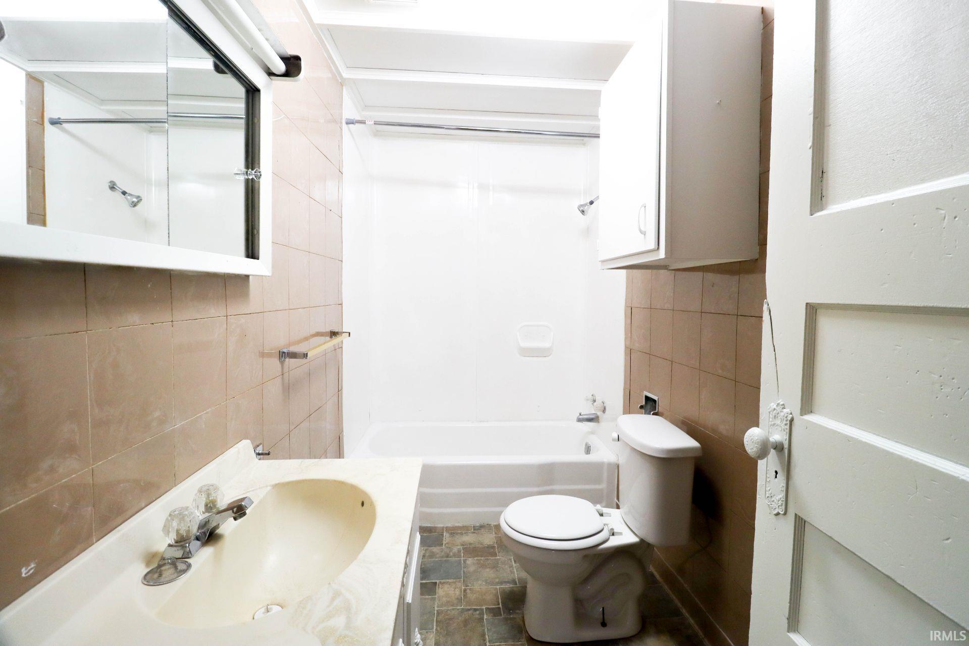 320 North Broadway Street Butler, IN 46721 - Photo 12 of 17