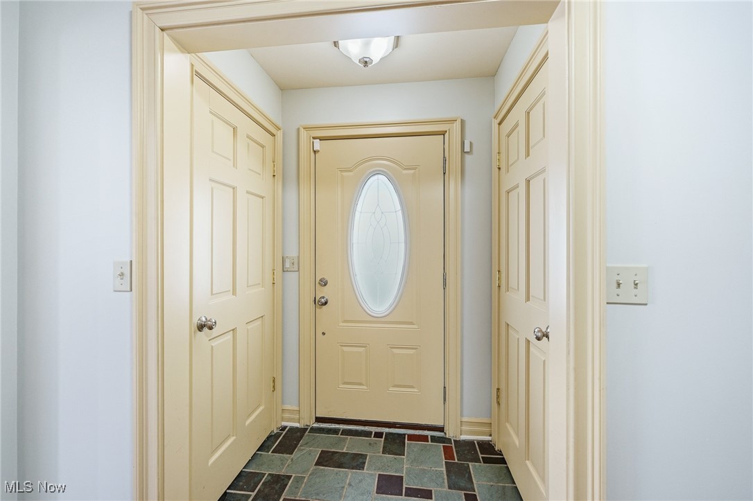 153 Overhill Road Youngstown, OH 44512 - Photo 9 of 49 Front Door Entry