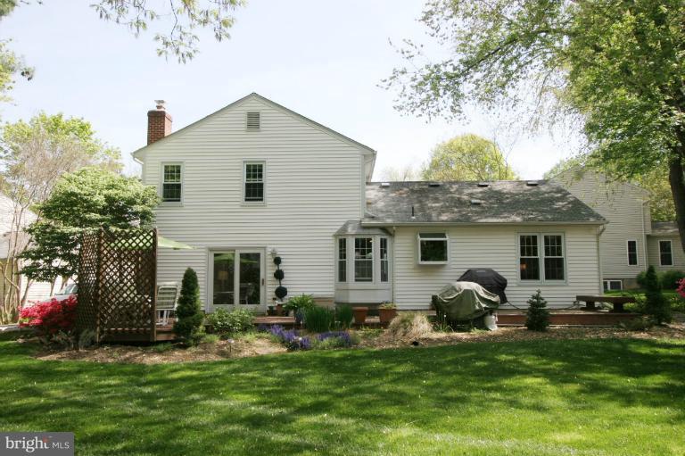 10060 Marshall Pond Road Burke, VA 22015 - Photo 14 of 30 Exterior (Rear)