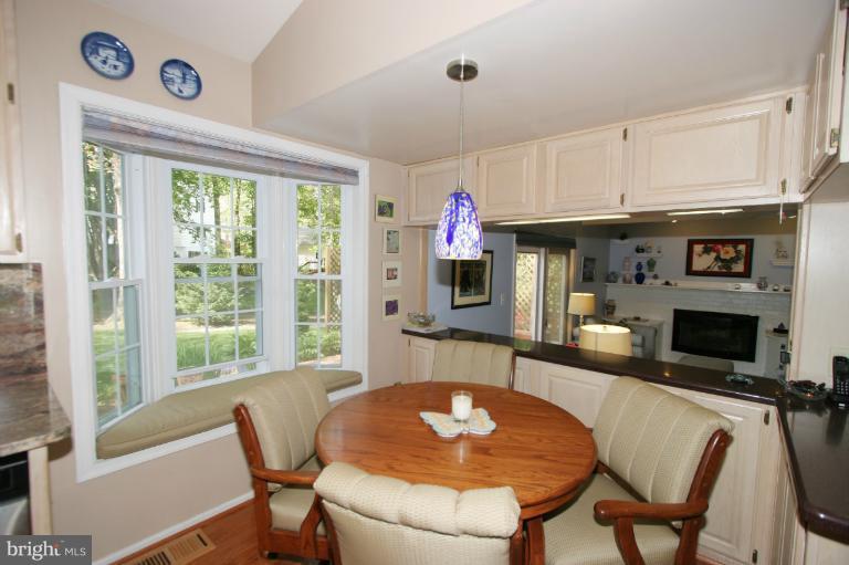 10060 Marshall Pond Road Burke, VA 22015 - Photo 16 of 30 Breakfast