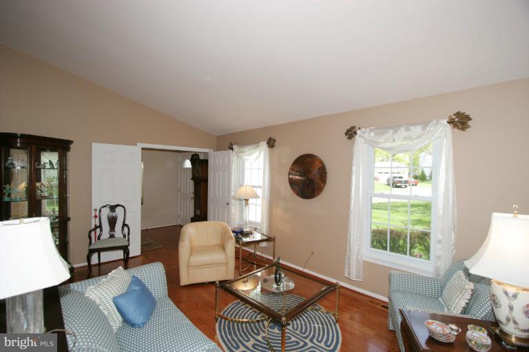 10060 Marshall Pond Road Burke, VA 22015 - Photo 18 of 30 Living Room 2