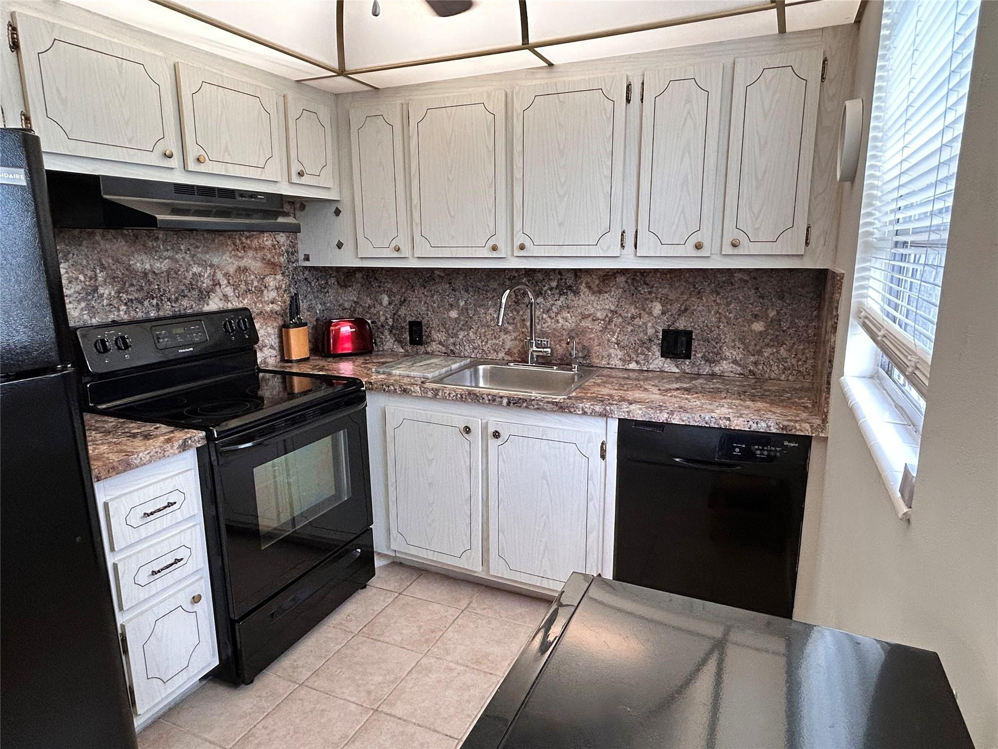 210 Fanshaw East, Unit 210 Boca Raton, FL 33434 - Photo 15 of 62 Photo 15