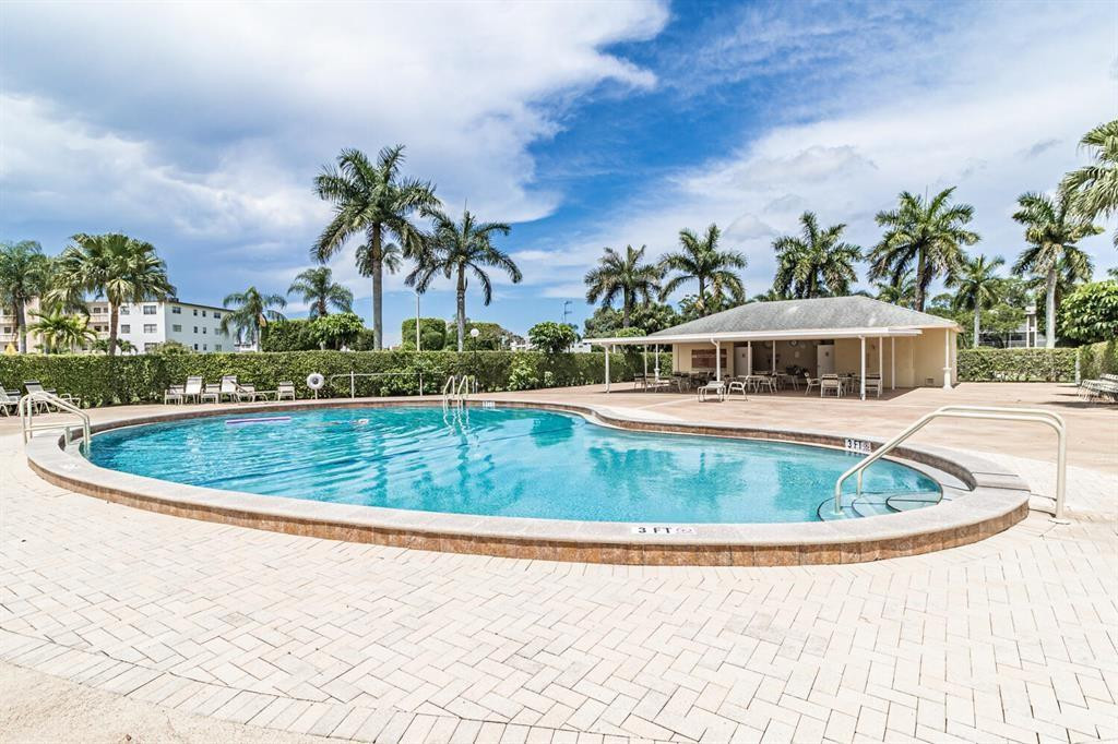 210 Fanshaw East, Unit 210 Boca Raton, FL 33434 - Photo 53 of 62 Fanshaw pool