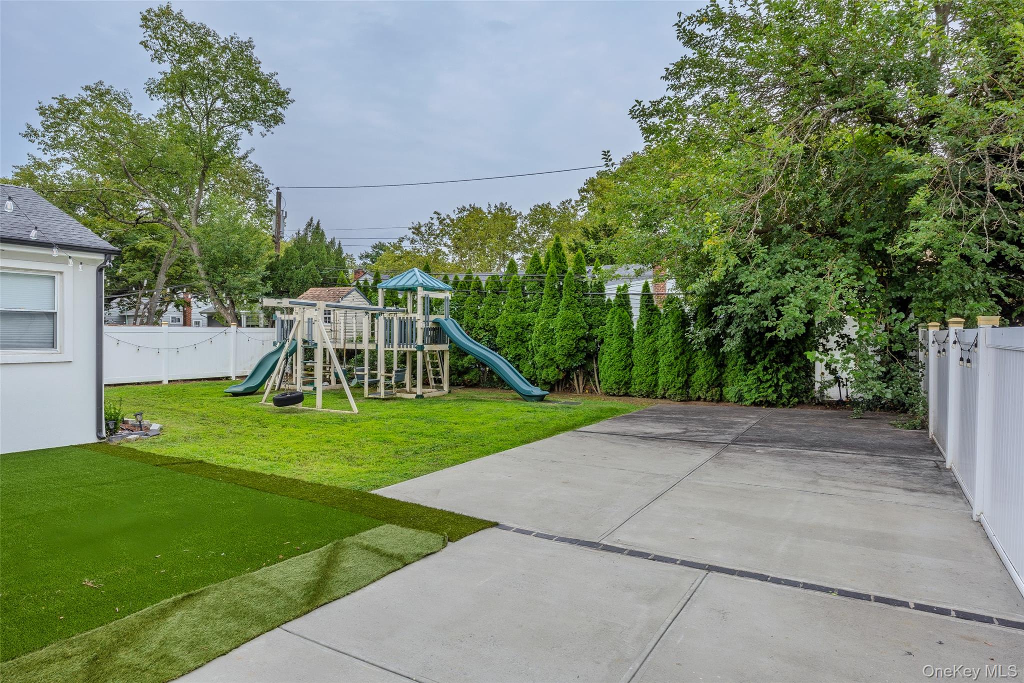 84 Rosedale Road Valley Stream, NY 11581 - Photo 38 of 44 Gallery Image 38