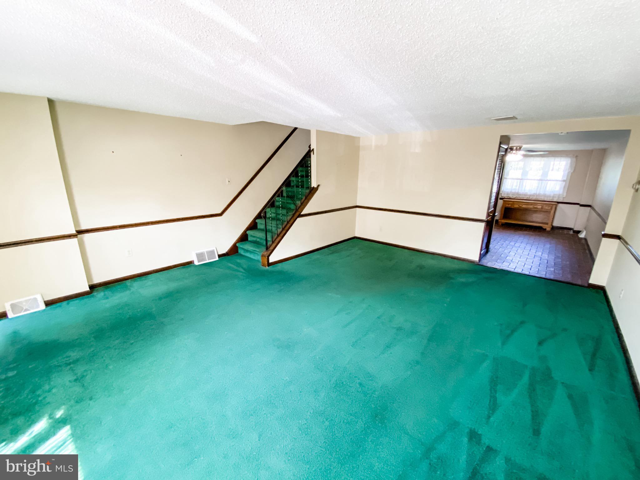 12602 Knights Road Philadelphia, PA 19154 - Photo 3 of 29 Gallery Image 3