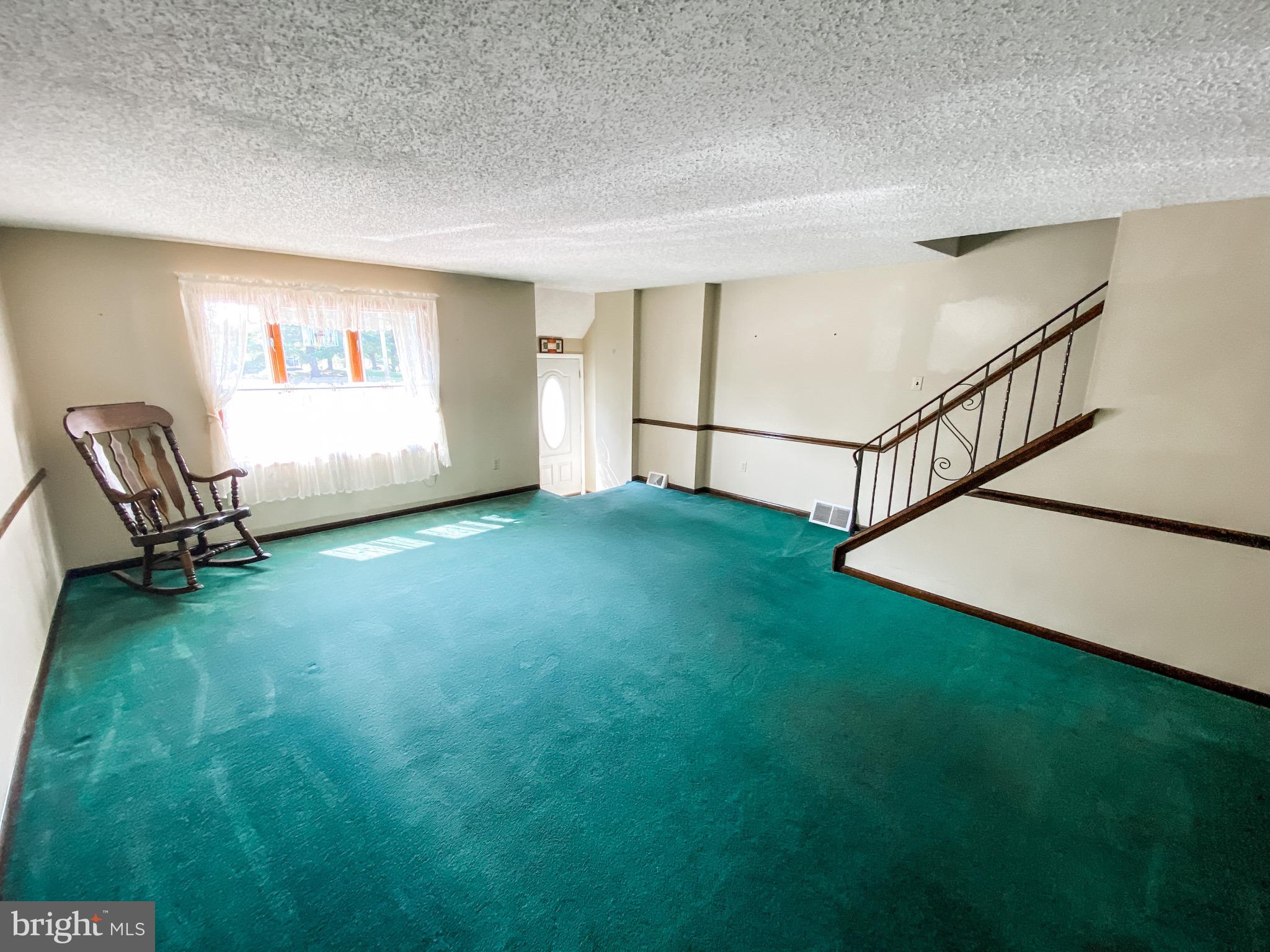 12602 Knights Road Philadelphia, PA 19154 - Photo 4 of 29 Gallery Image 4