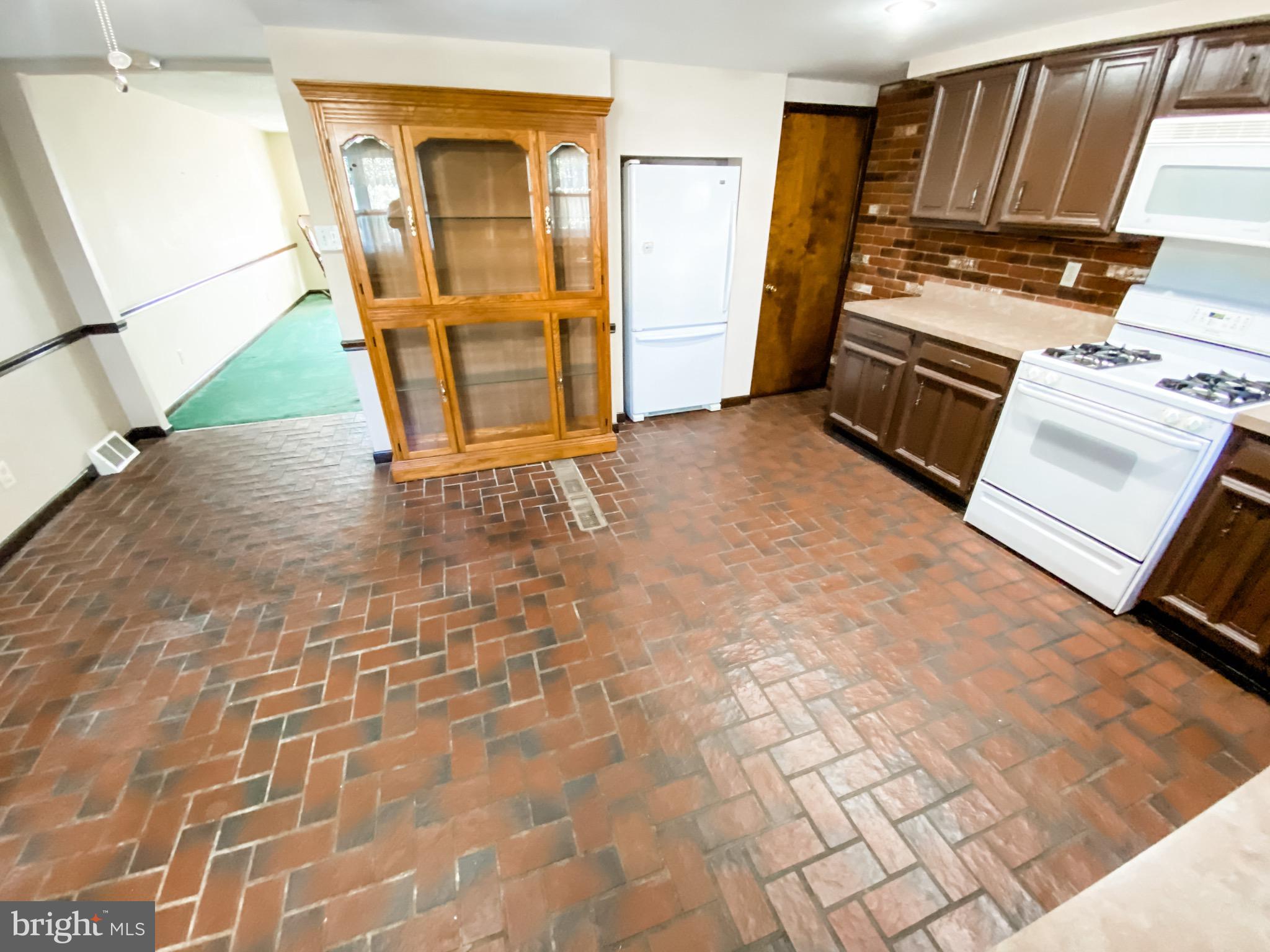 12602 Knights Road Philadelphia, PA 19154 - Photo 10 of 29 Gallery Image 10