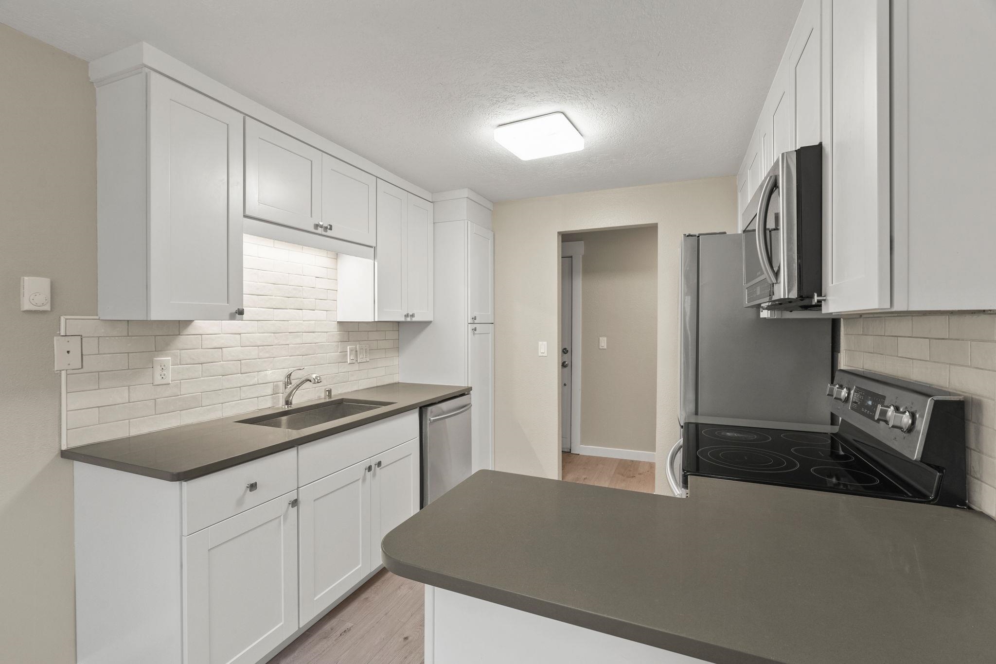310 North Raymond Road, Unit D22 Spokane Valley, WA 99206 - Photo 11 of 25