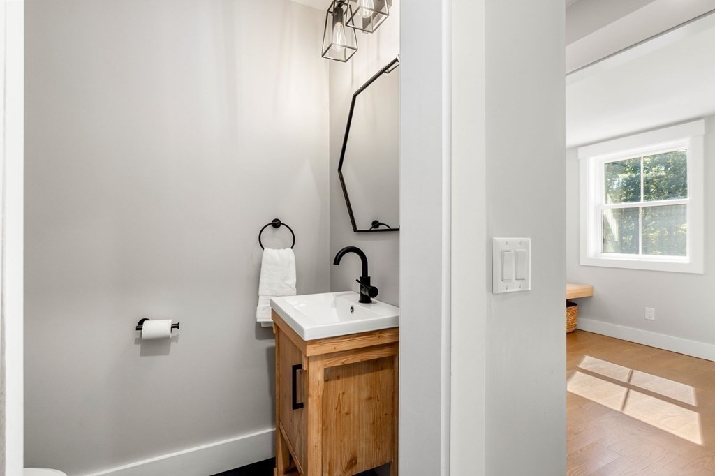 35 Lovers Lane Groton, MA 01450 - Photo 14 of 38